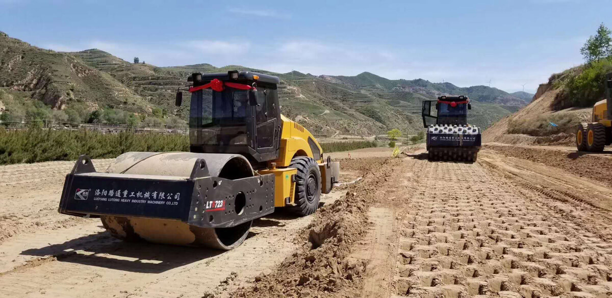 路通压路机在国内